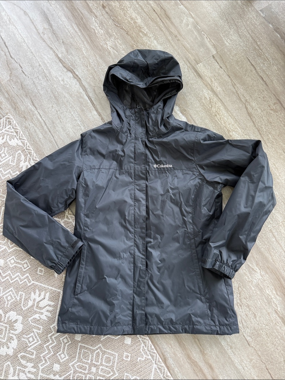 Columbia Women's medium Black Hooded Waterproof Trench. VEUC.